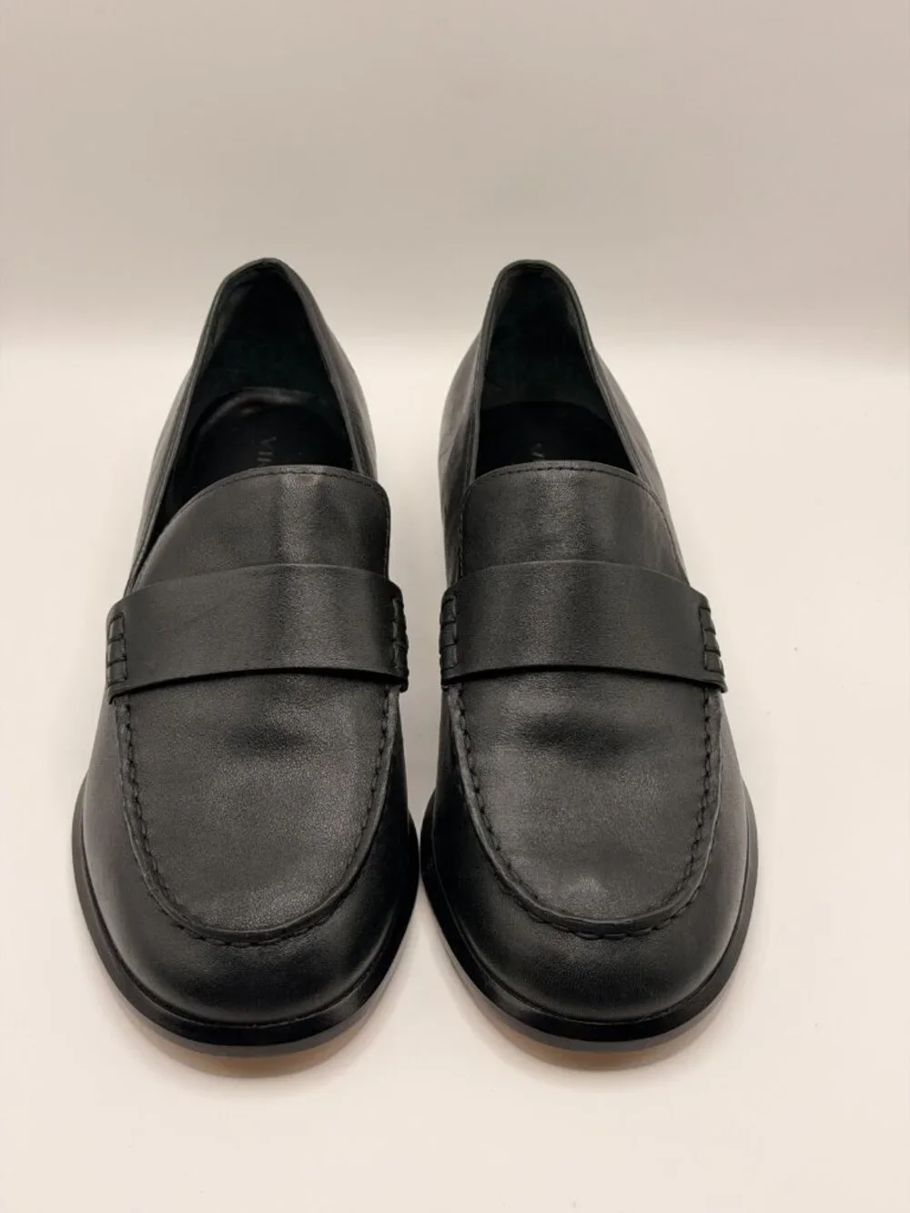Vince Women Nelli Black Leather Slip On Loafer Sz 8.5
